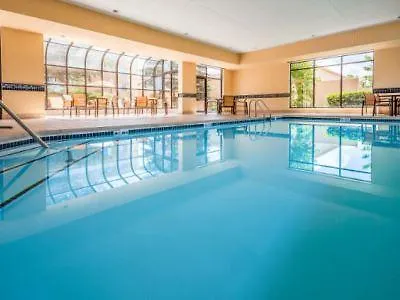 Comfort & - Buffalo Grove Hotel