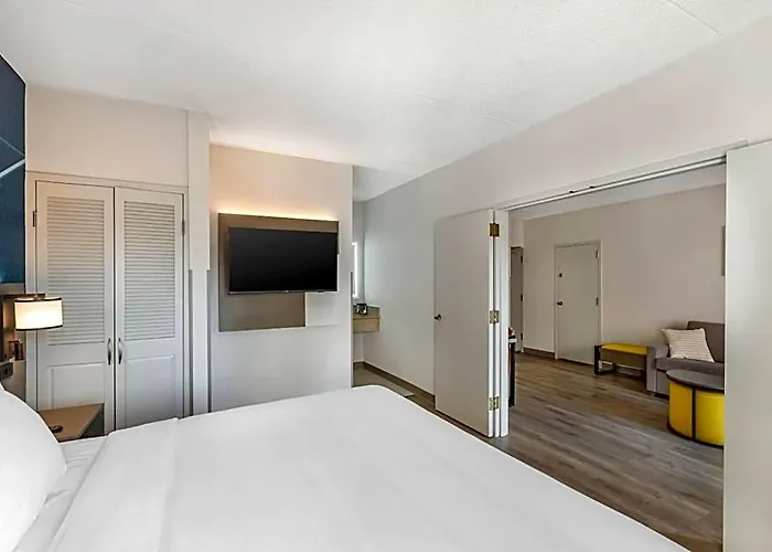 Hotel Comfort & - Buffalo Grove