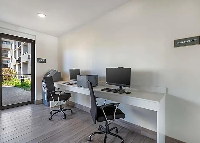 Hotel Comfort & - Buffalo Grove